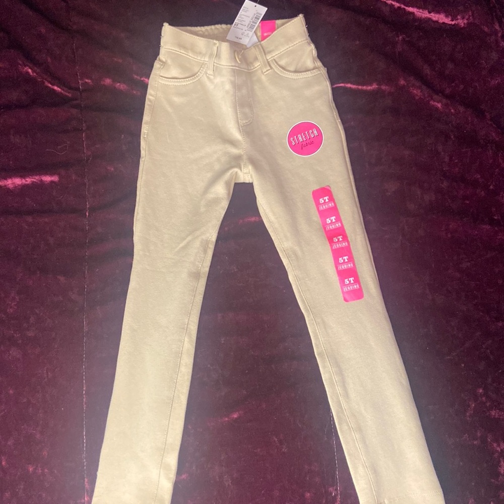 Gird khaki pants